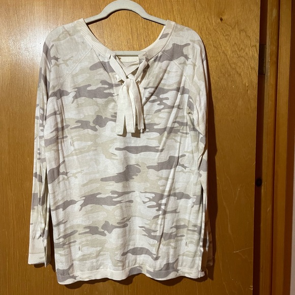 Sanctuary Tie Back Camo Sweater - Picture 1 of 4